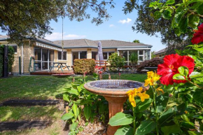 Fantails Roost - Bowentown Holiday Home Waihi Beach